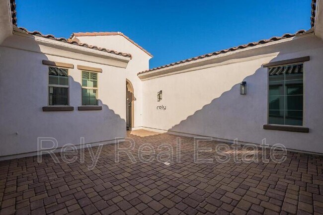 Building Photo - 18583 W Thunderhill Pl