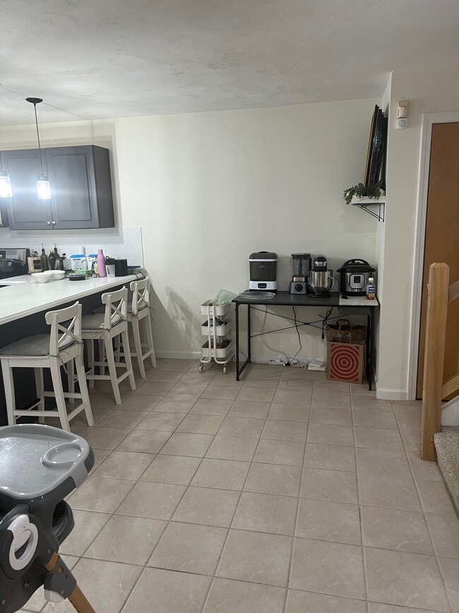 Building Photo - 411 Captain Eames Cir