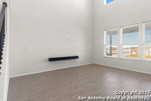 Foto del edificio - 4015 Wild Bloom Rd