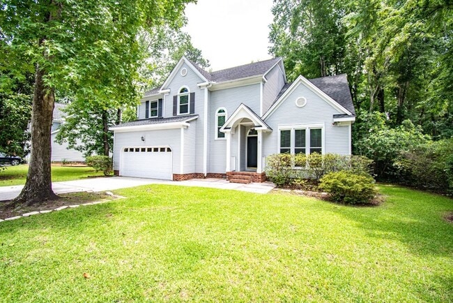 Building Photo - 207 Essex Dr