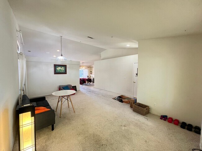Building Photo - SPACIOUS 3 BEDROOM HOUSE IN LIVERMORE!!!