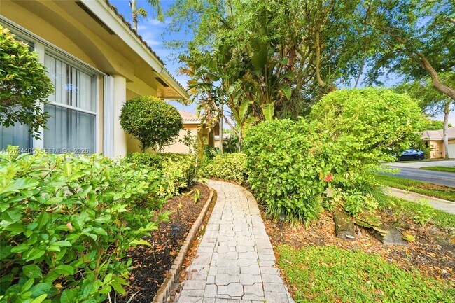 Foto del edificio - 2513 Coral Trace Pl