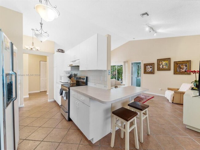 Foto del edificio - 3 bedroom in Dania FL 33004