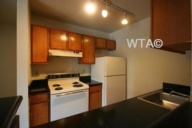 Building Photo - 1 bedroom in Austin TX 78753