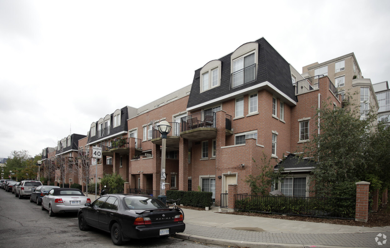 Building Photo - 39 Shank St