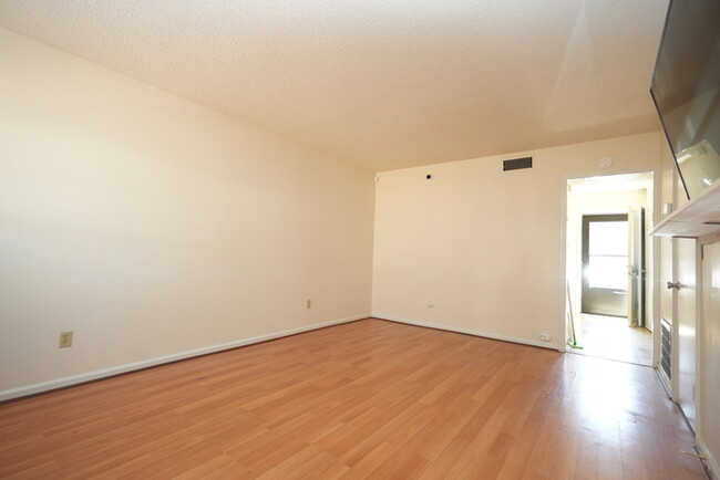 Foto del edificio - 4629 Old Lantern Way
