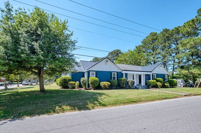 Foto del edificio - 7147 Midfield St