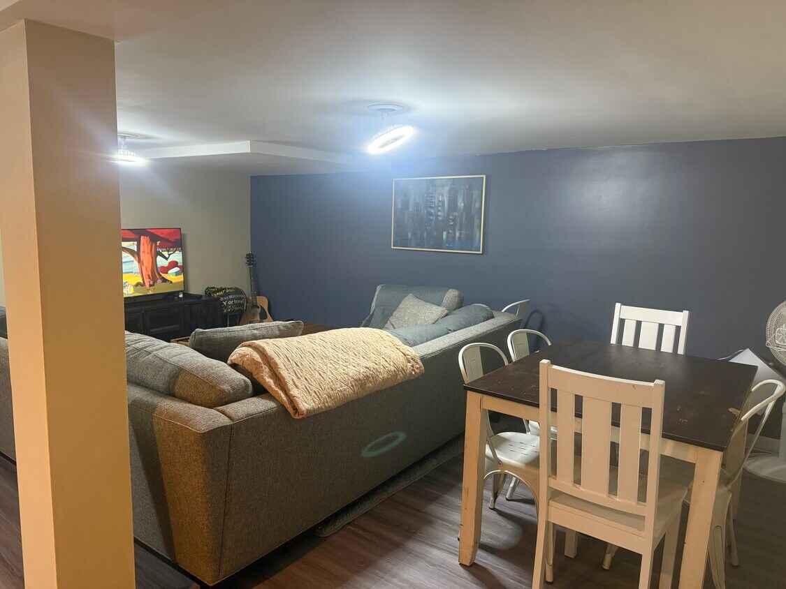 Living room - 3716 Washington Pike
