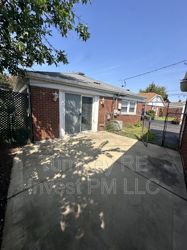 Foto del edificio - 11613 Kedzie Ave