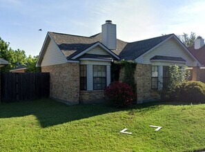 Building Photo - 1715 Windmill Ln