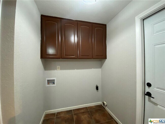 Foto del edificio - 212 Pin Oak Dr