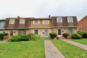 Building Photo - 300 S Dogwood Dr