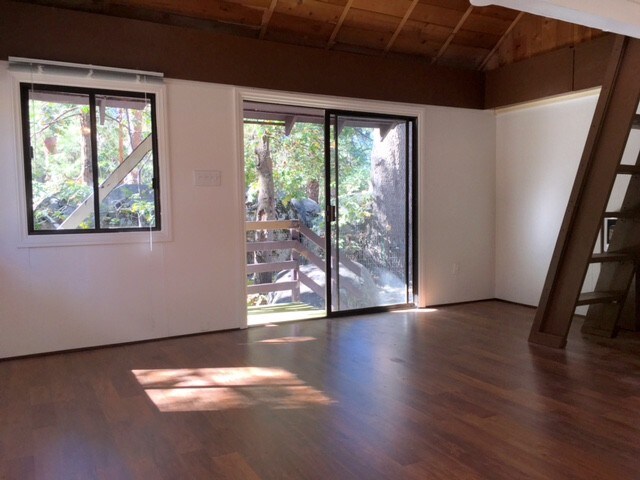 Foto del edificio - 52791 Pine Cove Rd