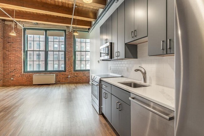 Building Photo - 63 Melcher St
