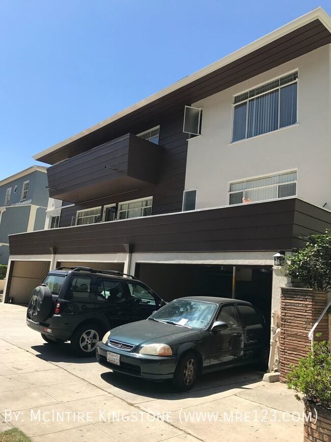 Building Photo - 459 Landfair Ave