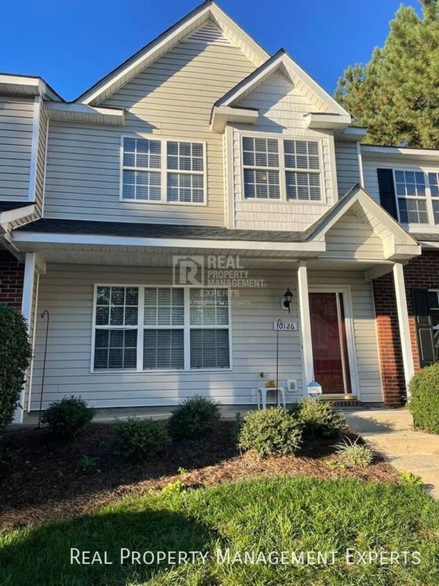 10126 Forest Landing Dr, Charlotte, NC 28213 House for Rent in
