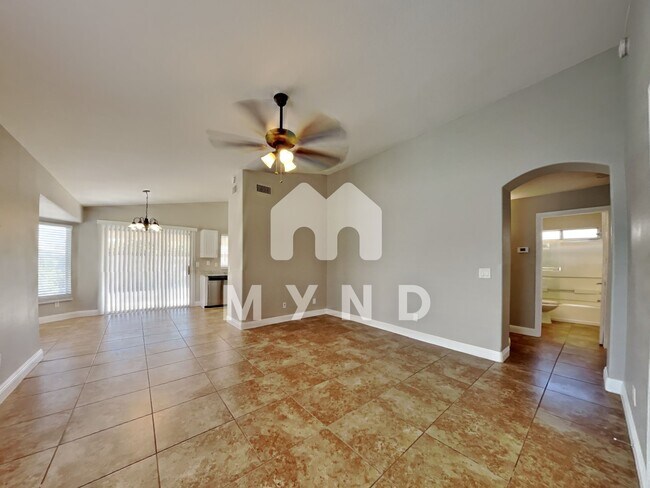 Foto del edificio - 8945 W Holly St