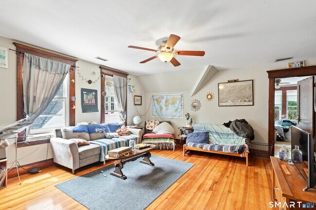 Building Photo - 255 W Elm St