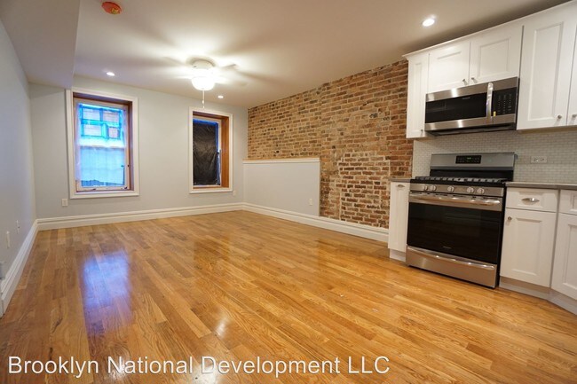 Building Photo - 605 Putnam Ave