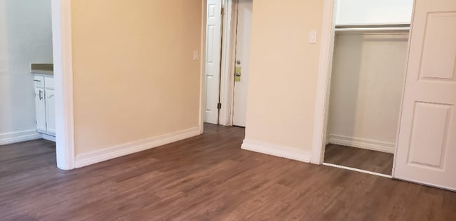 Foto del edificio - 1185 E Vernon Ave