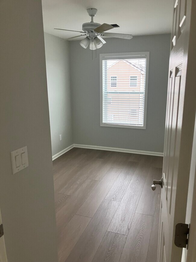 Foto del edificio - 829 3rd St