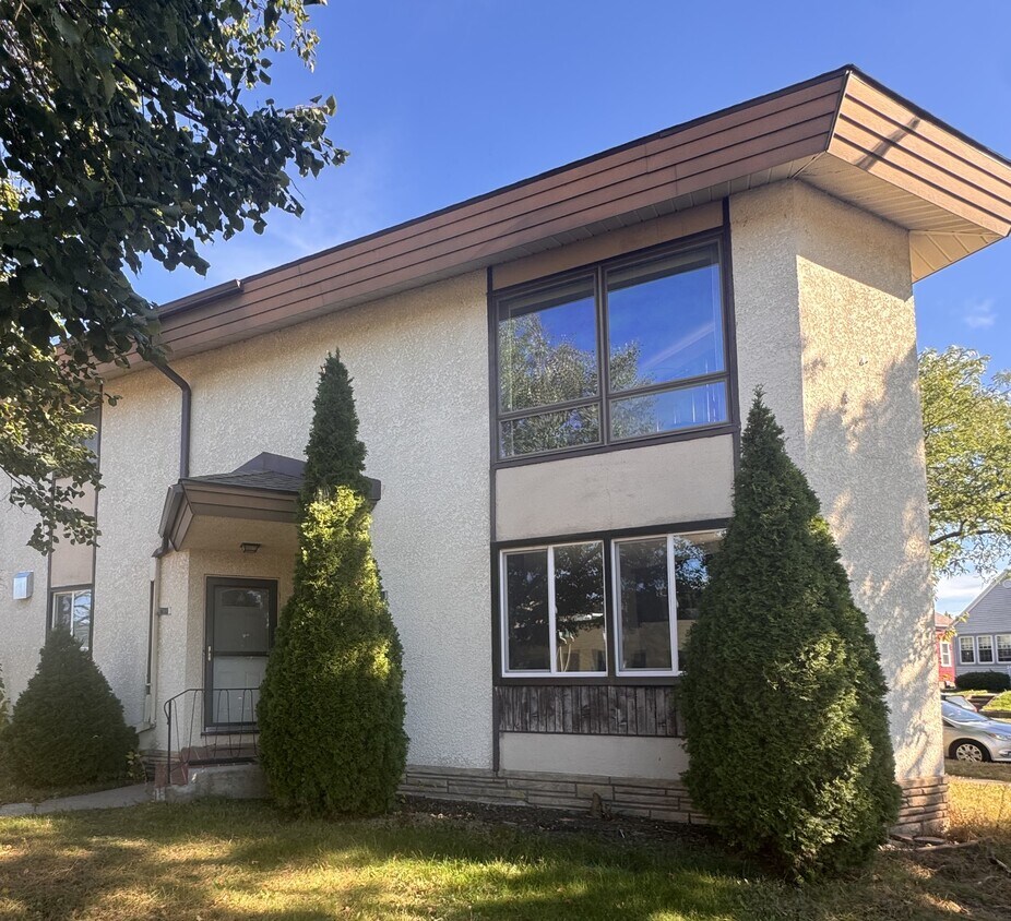 Foto principal - 2108 Campbell Rd