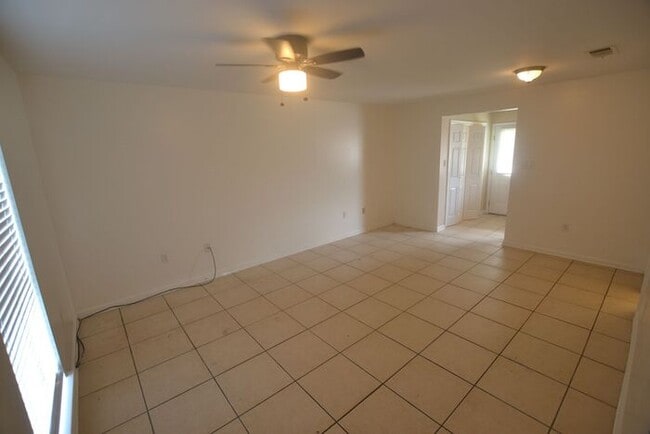 Building Photo - 3103 Singletary Dr