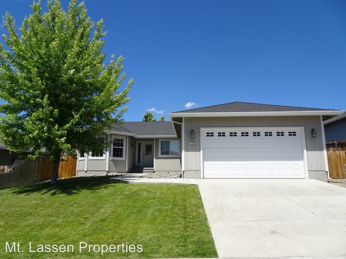 Primary Photo - 1295 Shadow Mountain Dr