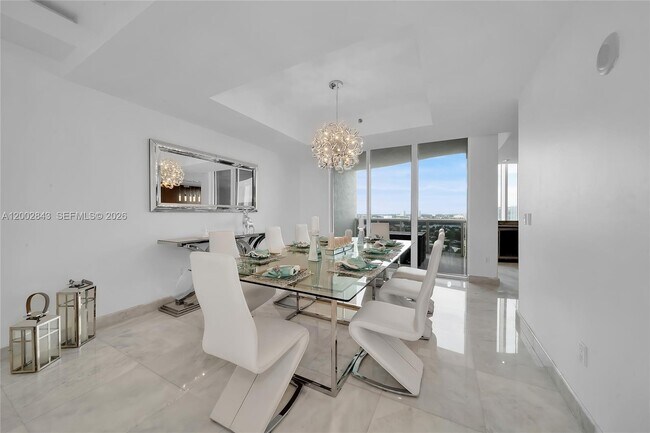 Building Photo - 16001 Collins Ave