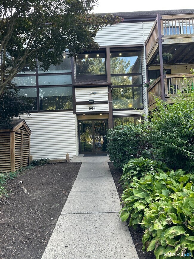Foto del edificio - 3699 Broadbridge Ave