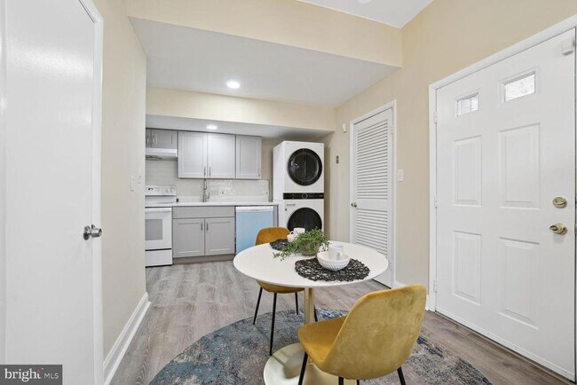 Foto del edificio - 2834 R St SE