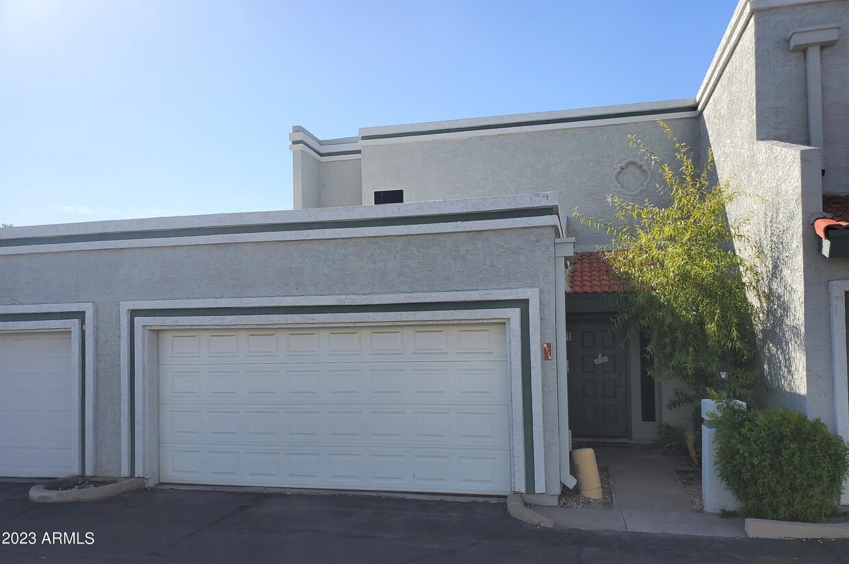 Primary Photo - 8724 N 67th Ln