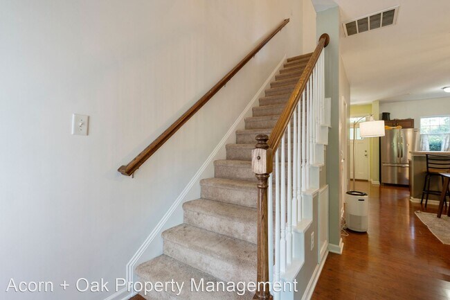 Building Photo - 2 br, 2.5 bath House - 409 Legends Way
