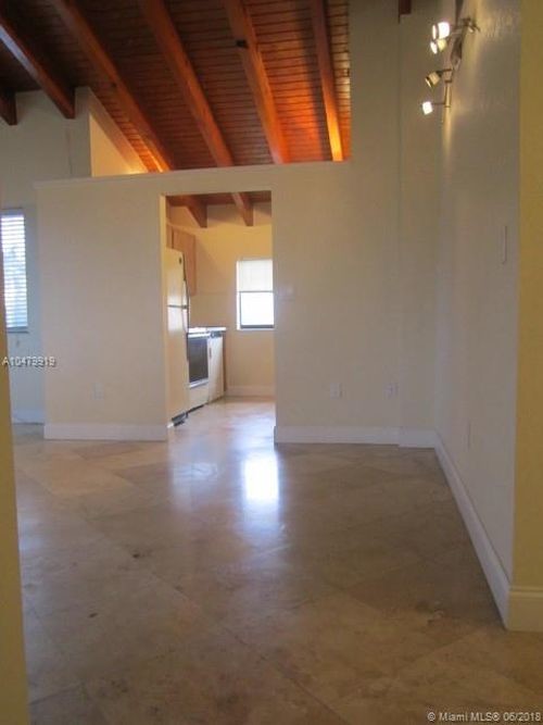 Building Photo - 760 NW 106th Ave