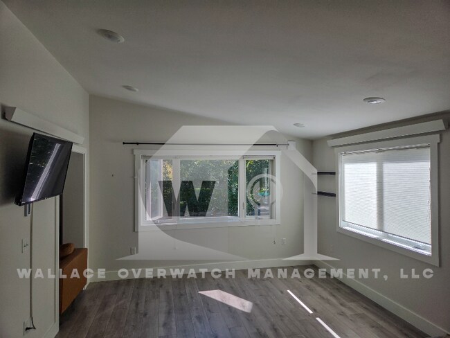 Foto del edificio - 108 3rd Ave E