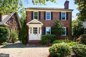 Building Photo - 12 Sergeant St