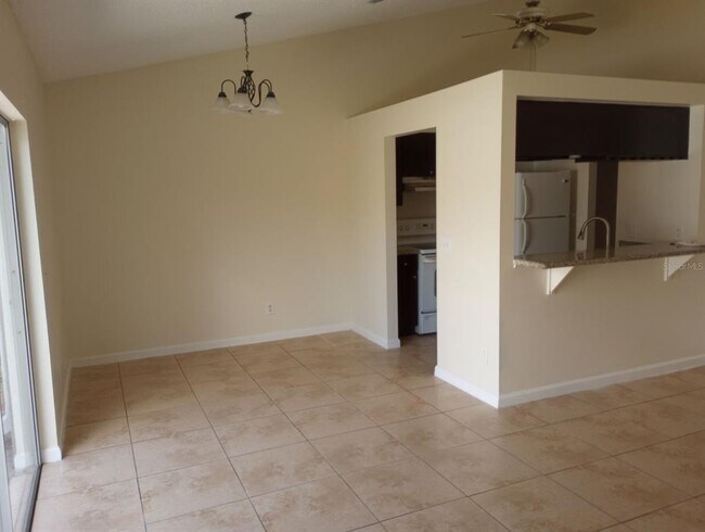 Building Photo - 9010 Dacena Villa Pl