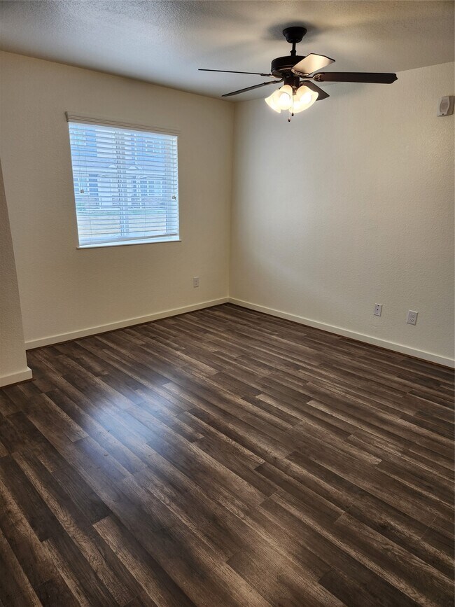Foto del edificio - 21155 Gosling Rd