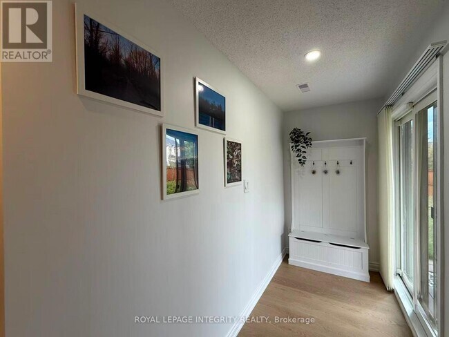 Photo du bâtiment - 926 Fletcher Cir