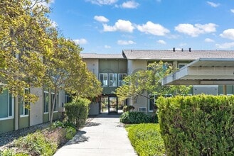 Building Photo - Unit 202