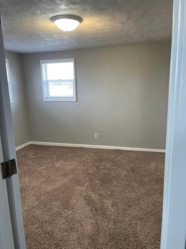 2780 E Phylbeck Ave Unit 1, Terre Haute, IN 47805 Apartments in Terre