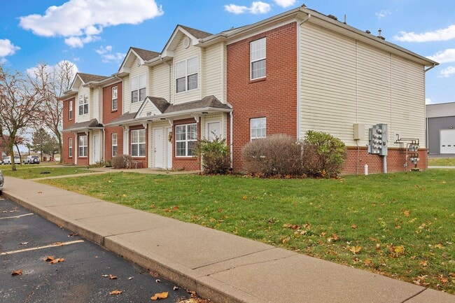 Building Photo - 1306 E Liberty Cir