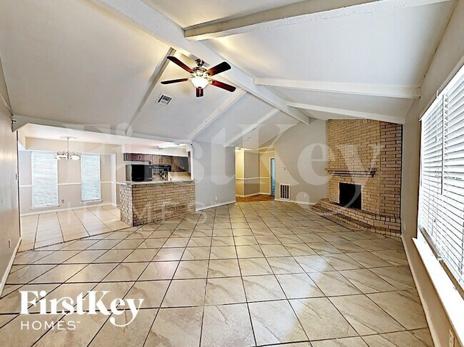 Foto del edificio - 6610 Rowell Ct
