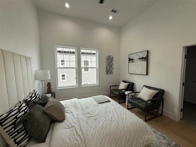 Foto del edificio - 629 N Tyler St