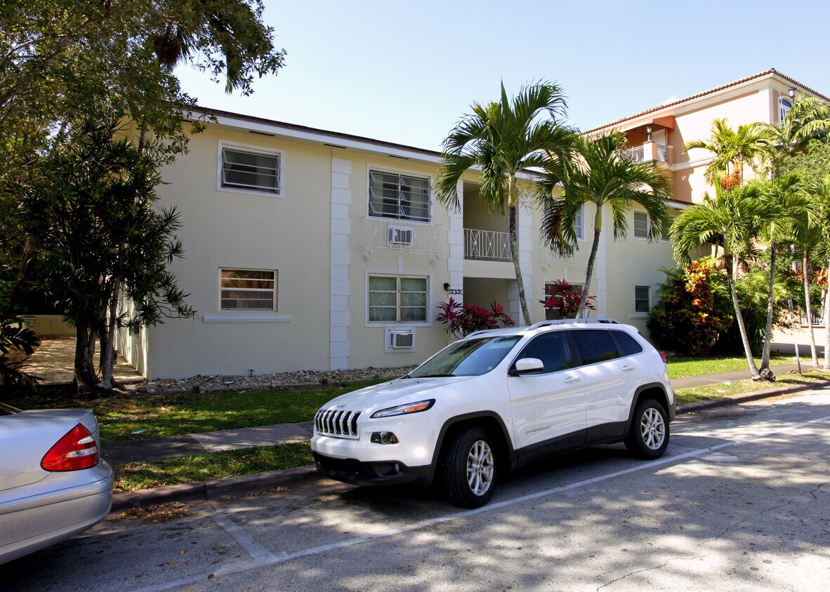 Primary Photo - 232 Majorca Ave