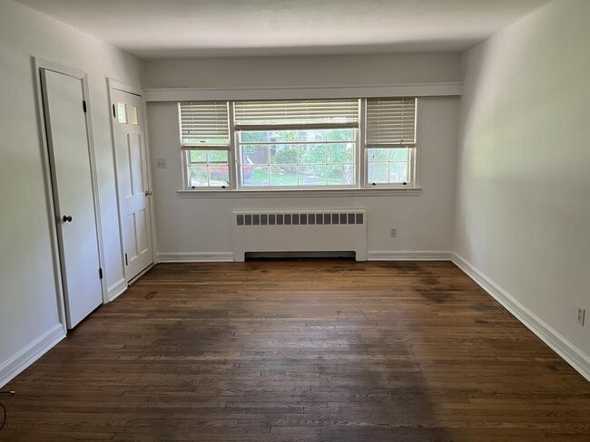 Building Photo - 16 Sandon Dr