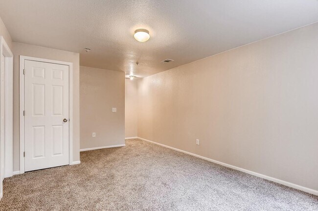 Building Photo - 1731 Morningside Drive C