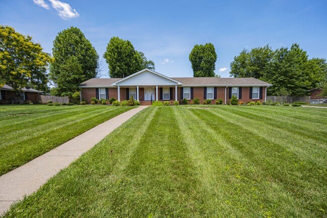 Foto del edificio - 723 N Rutherford Blvd