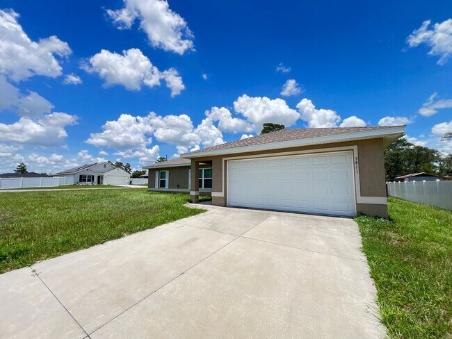 Foto del edificio - INCREDIBLE 3 Bedroom, 2 Bathroom Home in O...