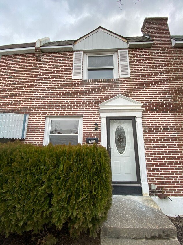 Primary Photo - Beautiful 3 Bedroom, 1 Bath in Folcroft